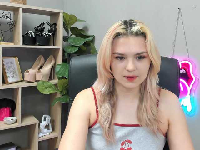 SweetLilyxo live cam on BongaCams