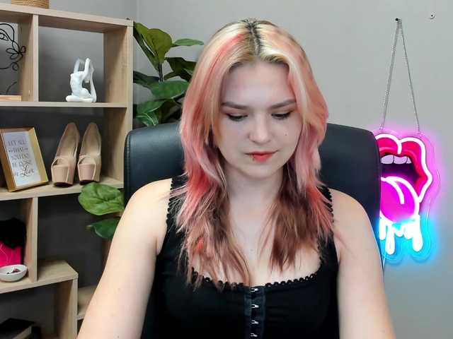 SweetLilyxo live cam on BongaCams