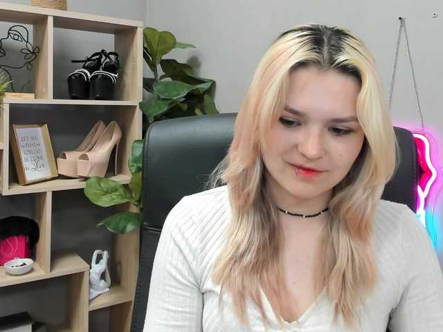 SweetLilyxo live webcam show