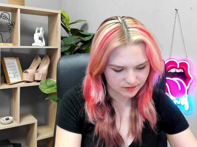 SweetLilyxo live cam on BongaCams