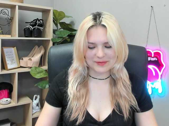 SweetLilyxo live webcam show