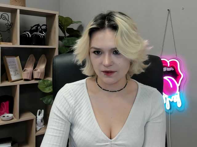 SweetLilyxo live cam on BongaCams