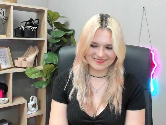SweetLilyxo live cam on BongaCams
