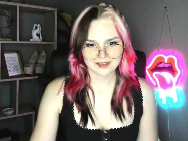SweetLilyxo live cam on BongaCams