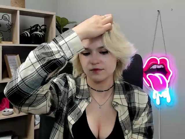 SweetLilyxo live cam on BongaCams
