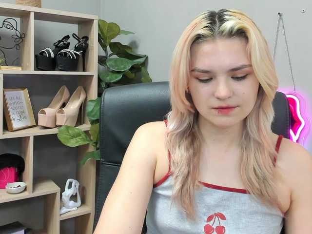 SweetLilyxo live cam on BongaCams