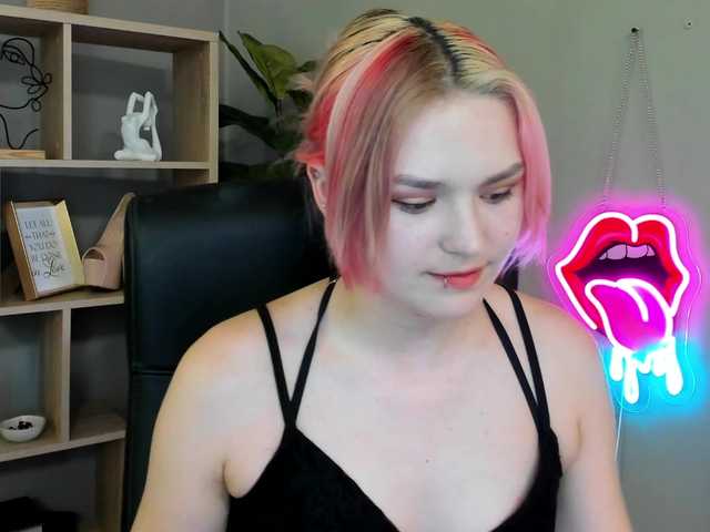 SweetLilyxo live cam on BongaCams
