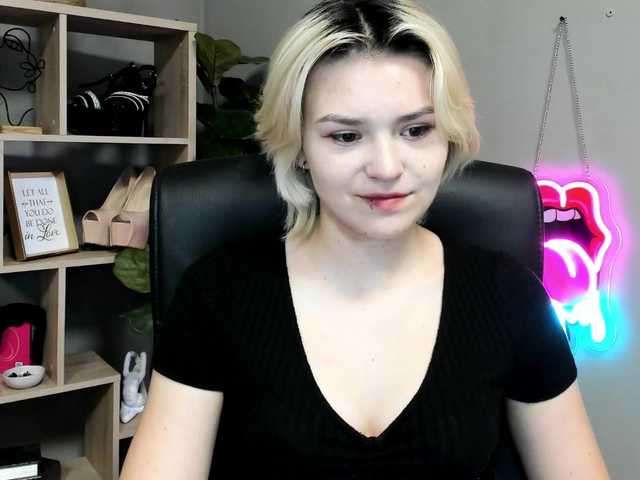 SweetLilyxo live cam on BongaCams