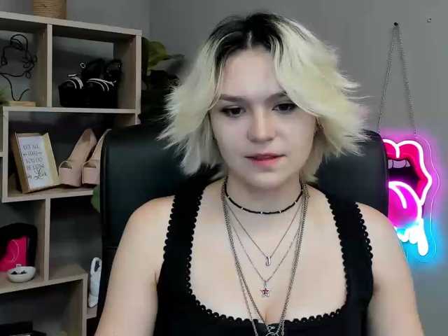SweetLilyxo live cam on BongaCams