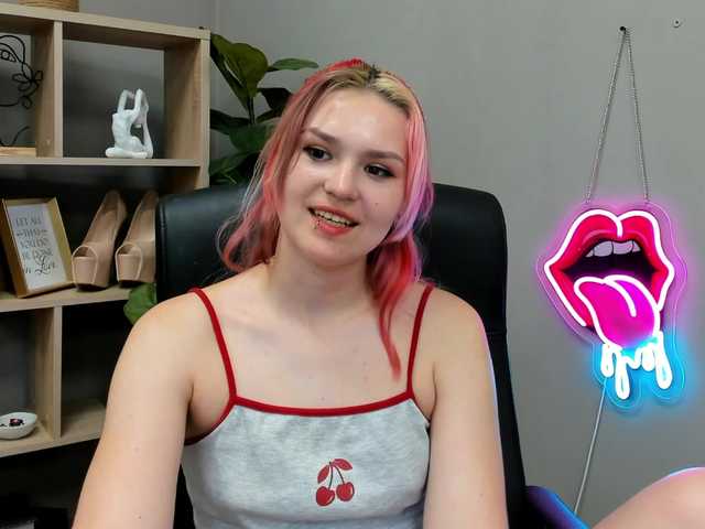 SweetLilyxo live cam on BongaCams