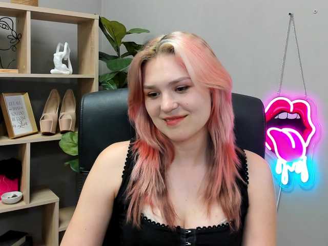 SweetLilyxo live cam on BongaCams