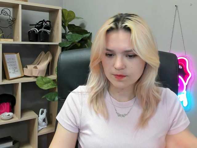 SweetLilyxo live webcam show