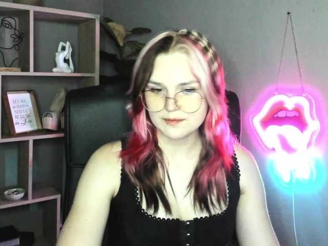 SweetLilyxo live cam on BongaCams