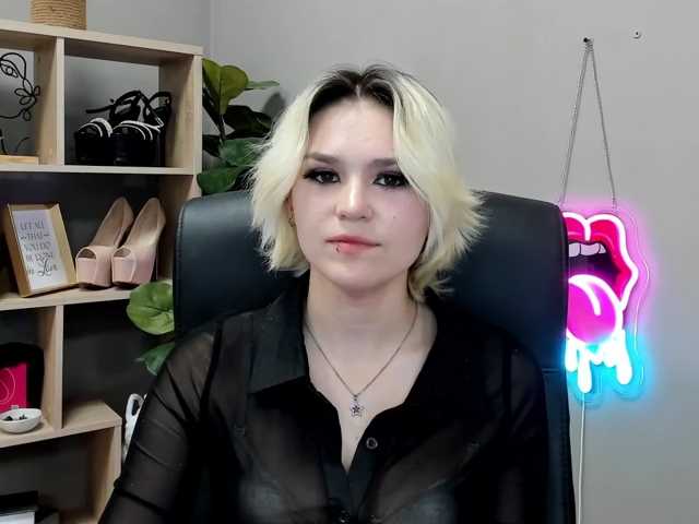 SweetLilyxo live cam on BongaCams