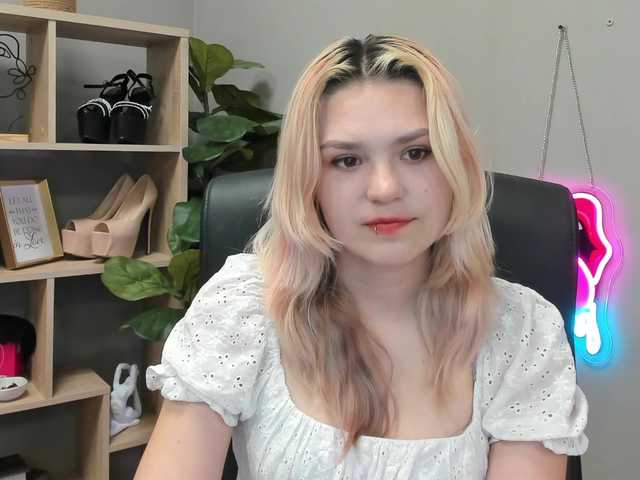 SweetLilyxo live webcam show