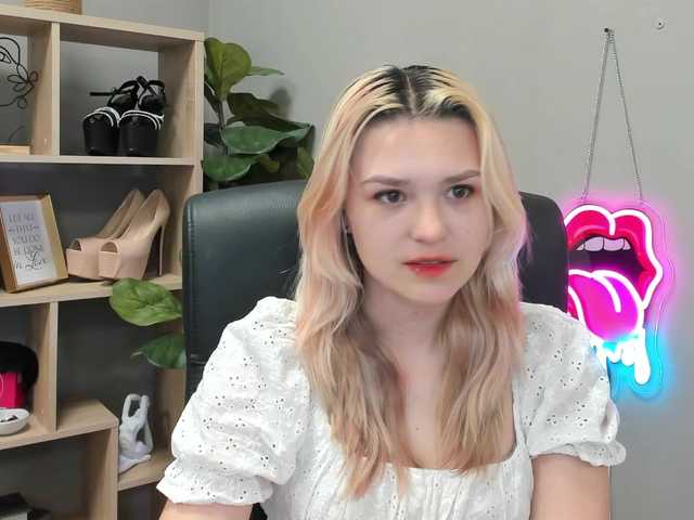 SweetLilyxo live webcam show