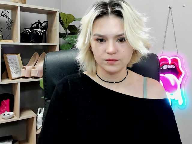 SweetLilyxo live cam on BongaCams