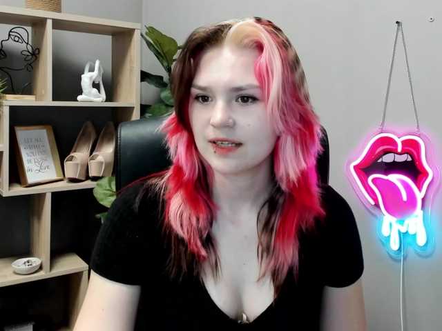 SweetLilyxo live cam on BongaCams