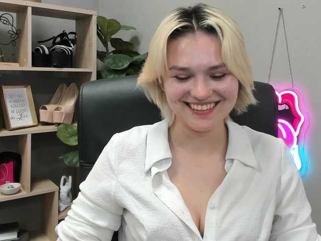 SweetLilyxo live cam on BongaCams
