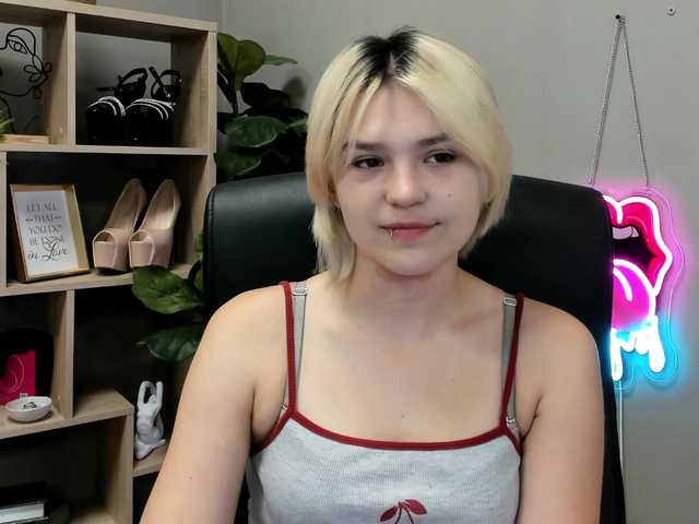 SweetLilyxo live cam on BongaCams