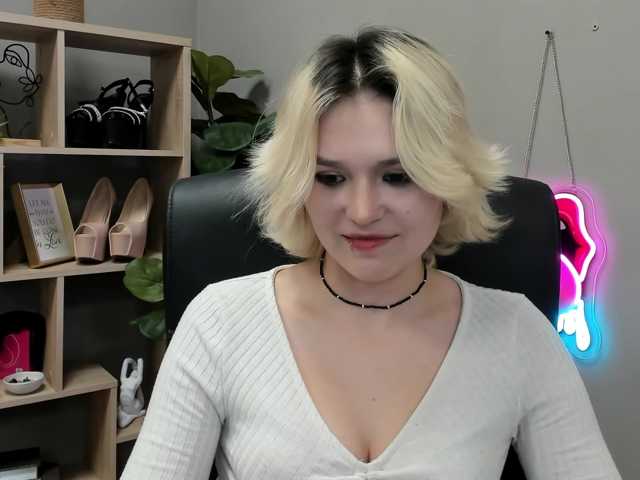 SweetLilyxo live cam on BongaCams