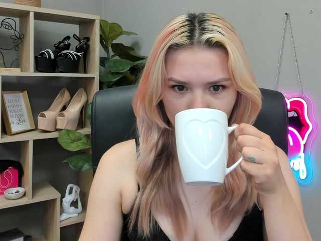 SweetLilyxo live cam on BongaCams