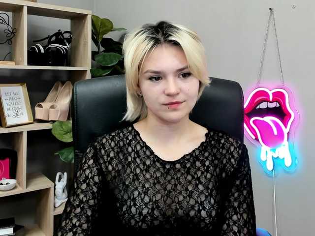 SweetLilyxo live cam on BongaCams