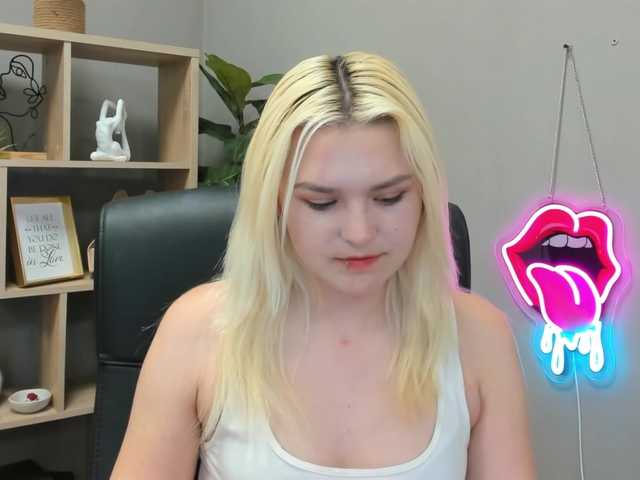 SweetLilyxo live cam on BongaCams
