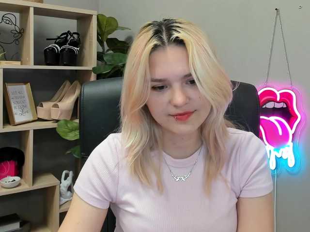 SweetLilyxo live webcam show