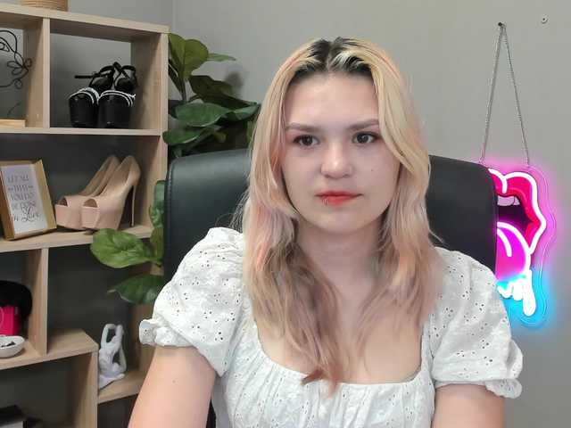 SweetLilyxo live webcam show