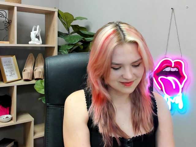SweetLilyxo live cam on BongaCams