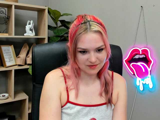 SweetLilyxo live cam on BongaCams