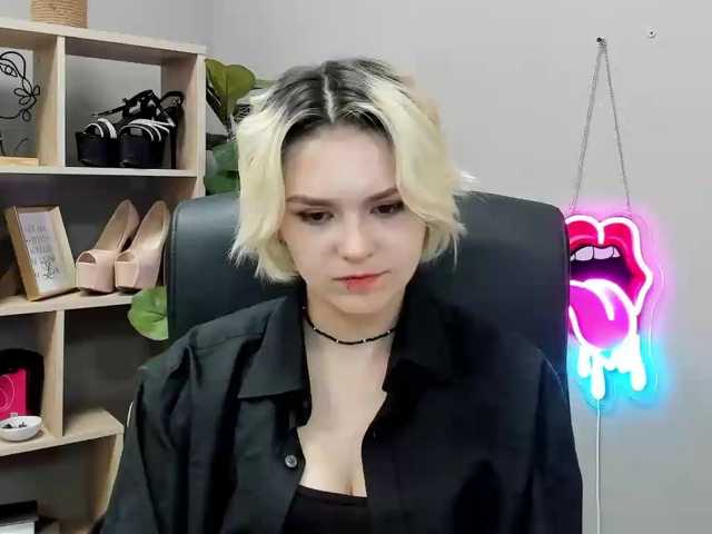 SweetLilyxo live cam preview