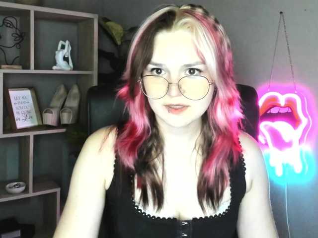 SweetLilyxo live cam on BongaCams