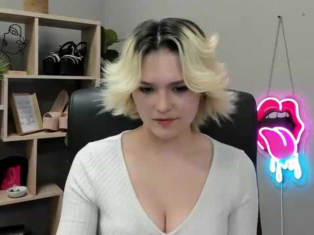 SweetLilyxo live cam on BongaCams