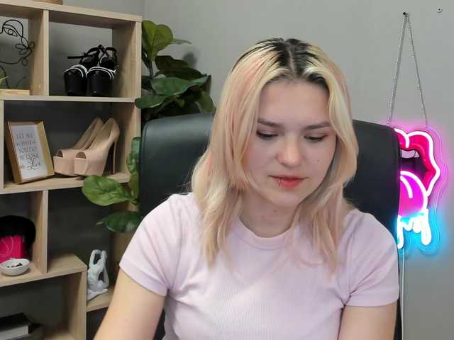 SweetLilyxo live cam on BongaCams