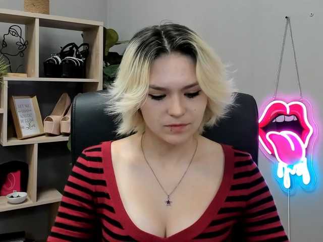 SweetLilyxo live cam on BongaCams