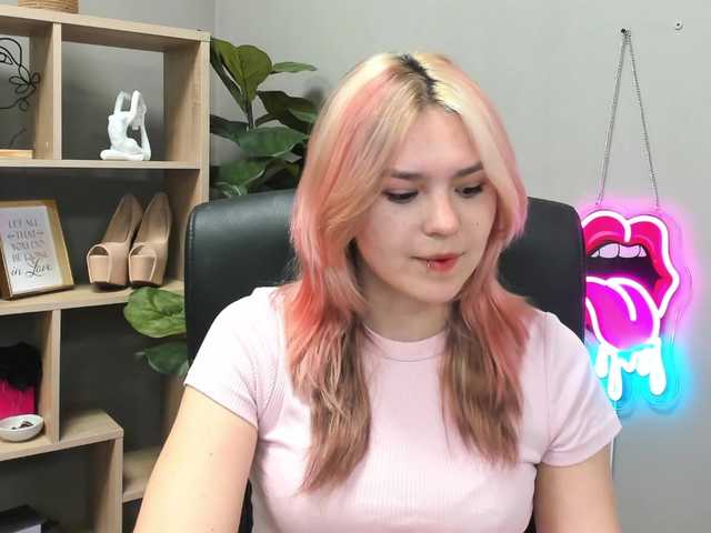 SweetLilyxo live cam on BongaCams