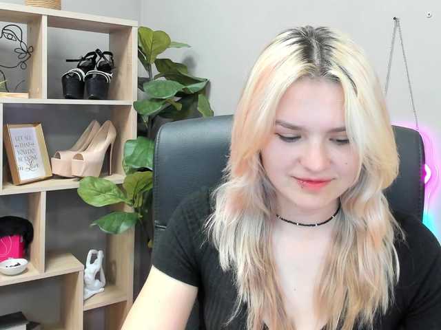 SweetLilyxo live webcam show