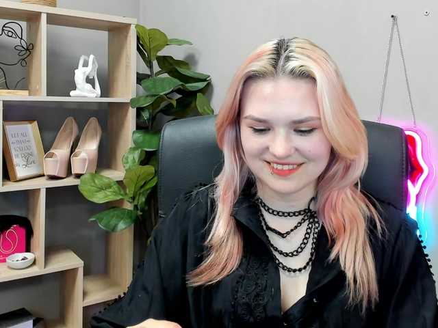 SweetLilyxo live cam on BongaCams