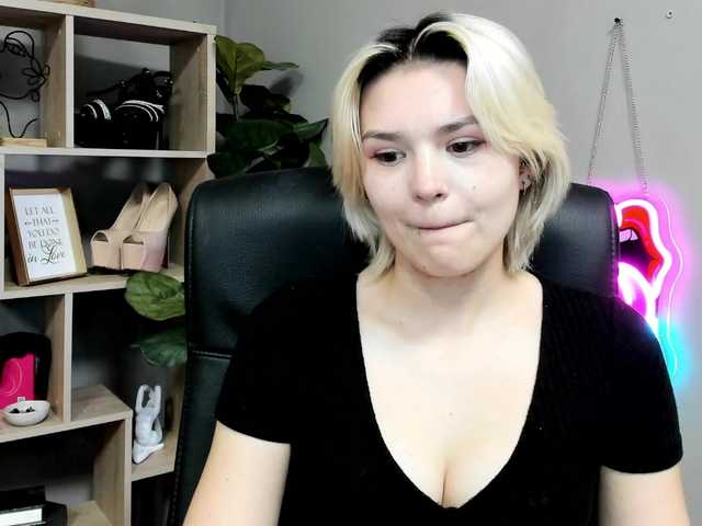 SweetLilyxo live cam on BongaCams