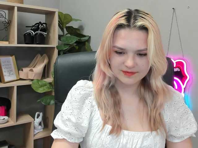 SweetLilyxo live webcam show