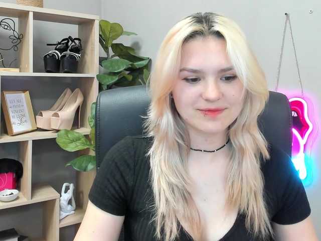 SweetLilyxo live webcam show