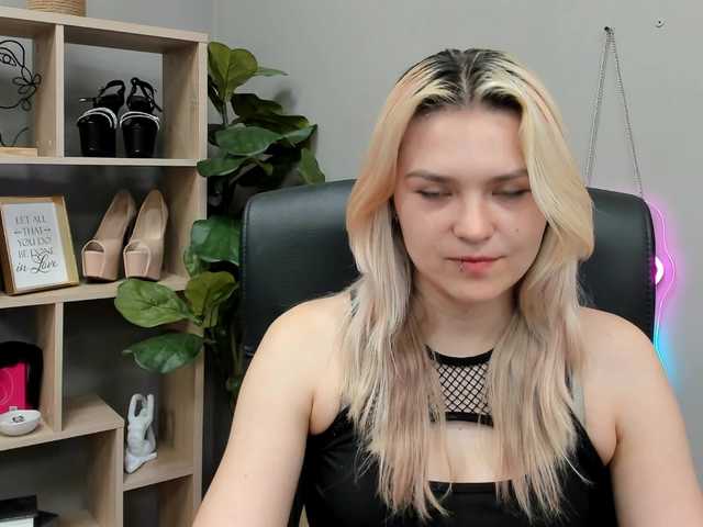 SweetLilyxo live cam on BongaCams