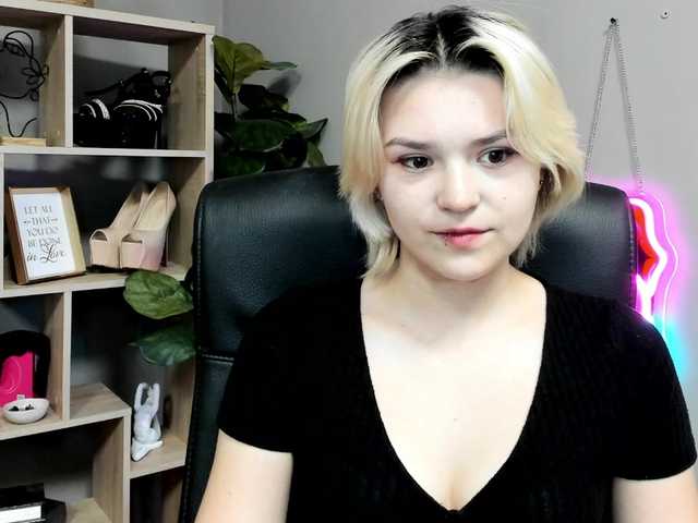 SweetLilyxo live cam on BongaCams
