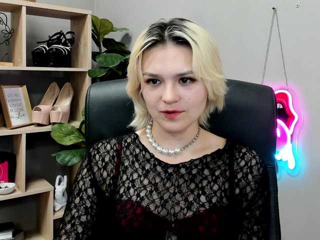 SweetLilyxo live cam on BongaCams