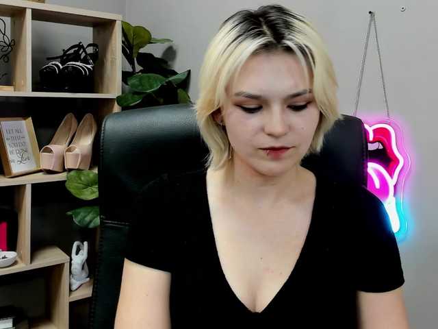 SweetLilyxo live cam on BongaCams