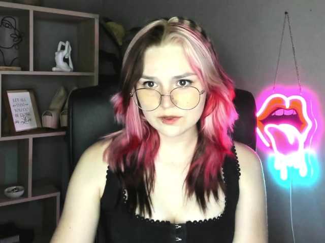 SweetLilyxo live cam on BongaCams
