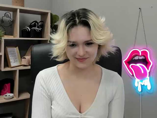 SweetLilyxo live cam on BongaCams