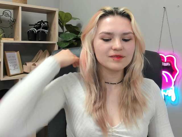 SweetLilyxo live webcam show